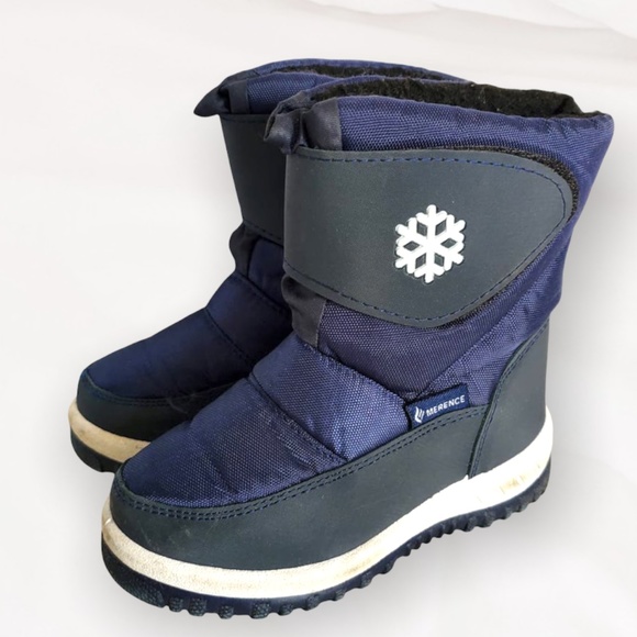 Size 9 Merence Boys Snow Boots with Snowflake LIGHTLY USED, NAVY - Picture 1 of 5